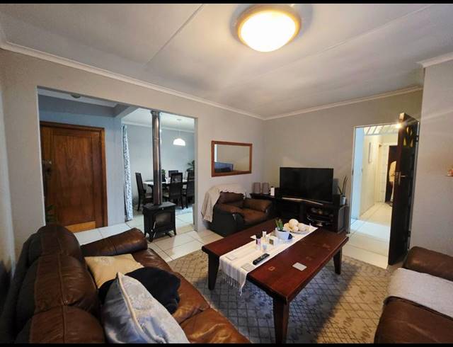 3 BEDROOM HOUSE FOR SALE IN NORKEM PARK